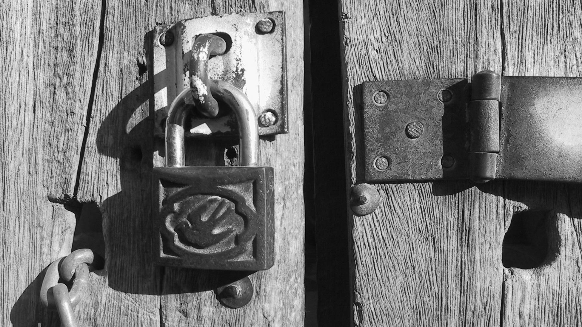 Security: lock in Granada